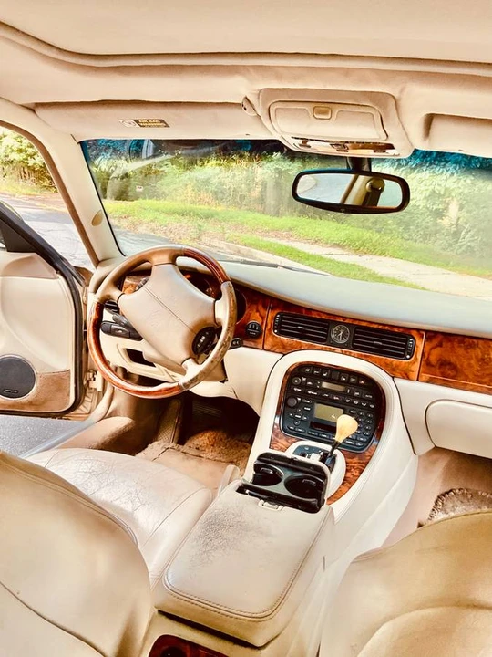 2001 Jaguar X308 XJ - Image 7 of 14