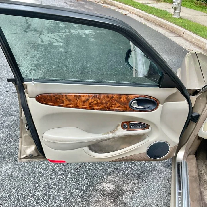 2001 Jaguar X308 XJ - Image 8 of 14