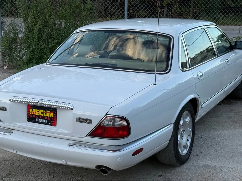 2001 Jaguar X308 XJ - Image 2 of 10