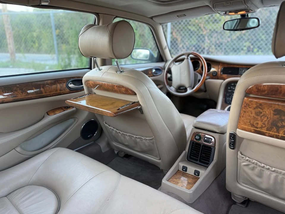 2001 Jaguar X308 XJ - Image 9 of 10