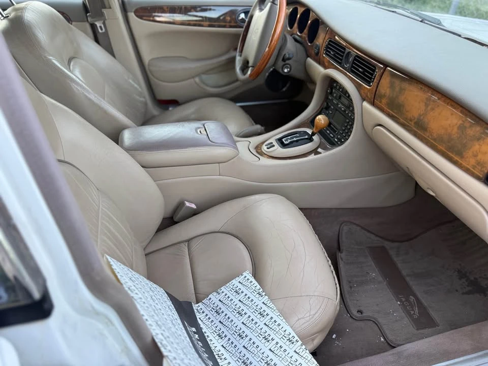 2001 Jaguar X308 XJ - Image 8 of 10