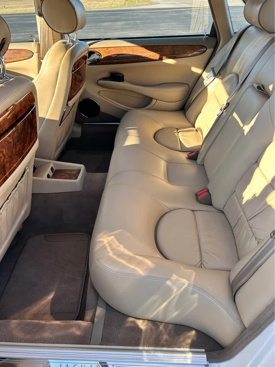 2001 Jaguar X308 XJ - Image 5 of 19