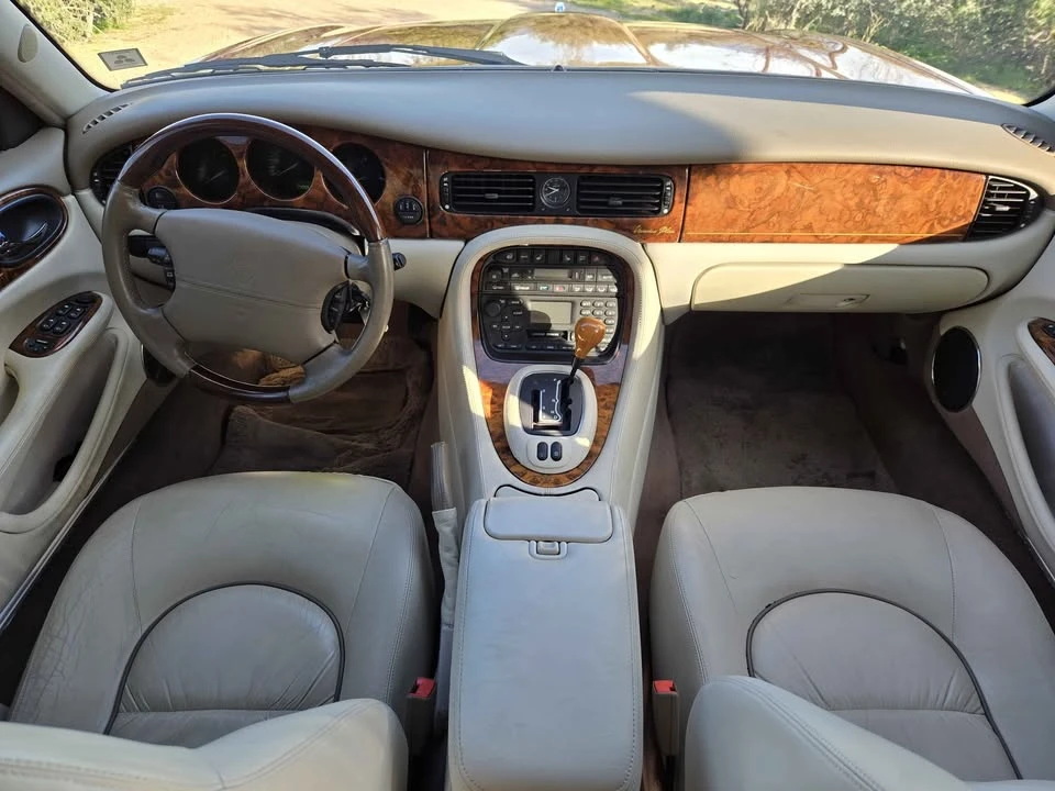 2001 Jaguar X308 XJ - Image 9 of 12