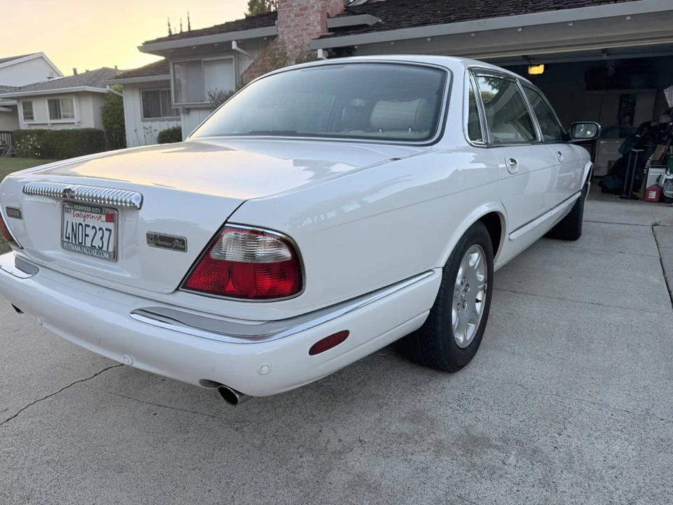 2001 Jaguar X308 XJ - Image 3 of 14
