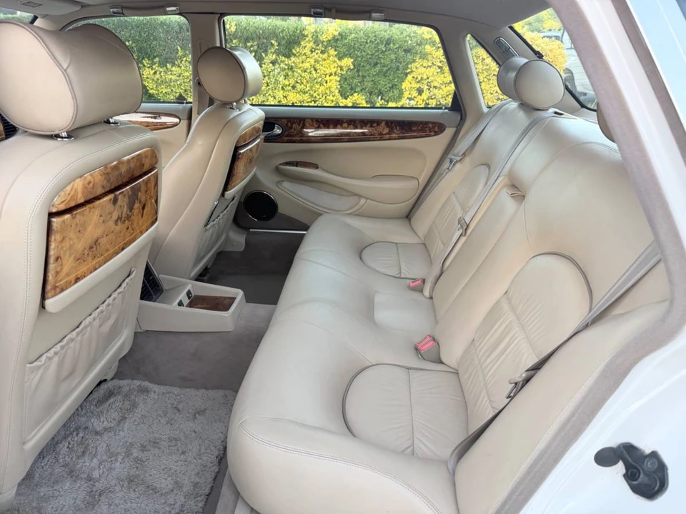 2001 Jaguar X308 XJ - Image 10 of 14