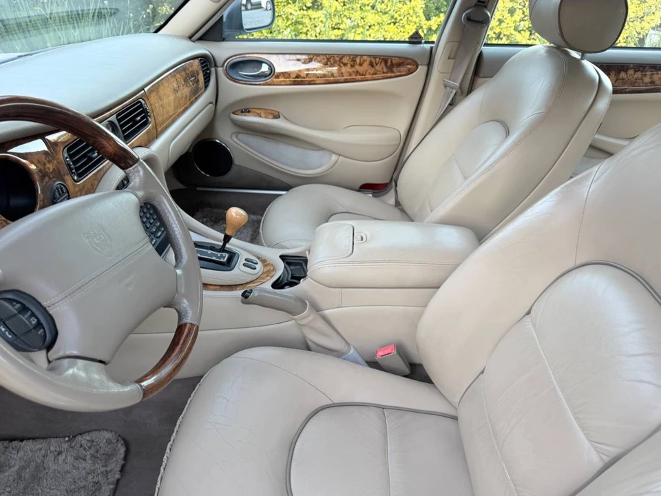 2001 Jaguar X308 XJ - Image 9 of 14