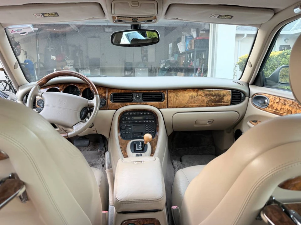 2001 Jaguar X308 XJ - Image 13 of 14