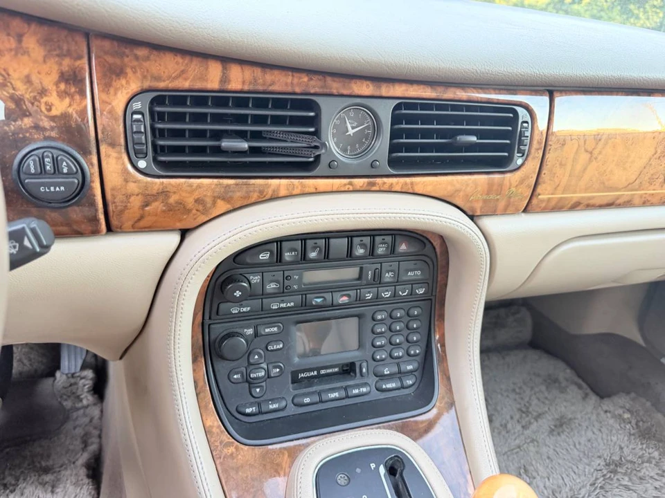 2001 Jaguar X308 XJ - Image 8 of 14