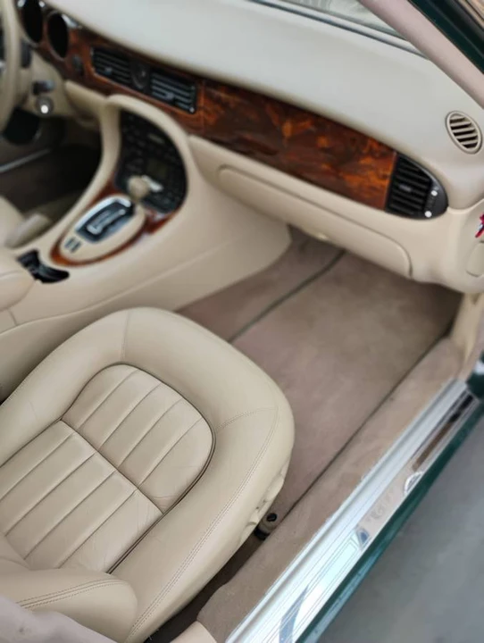 2001 Jaguar X308 XJ - Image 10 of 24