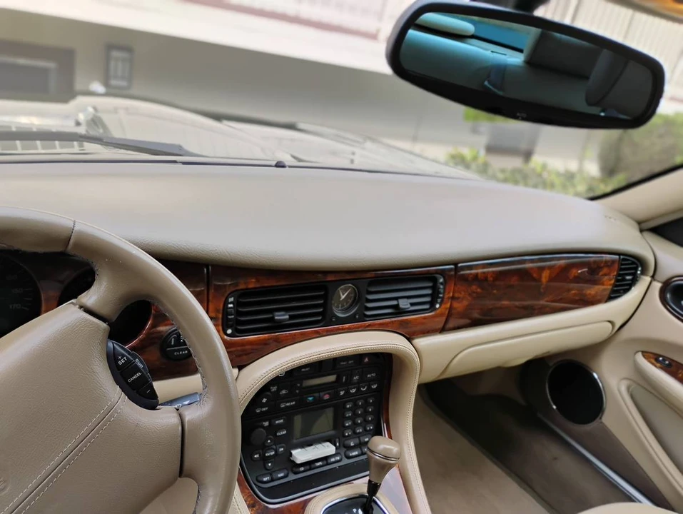 2001 Jaguar X308 XJ - Image 18 of 24