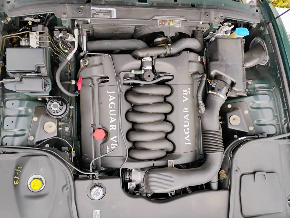 2001 Jaguar X308 XJ - Image 7 of 24