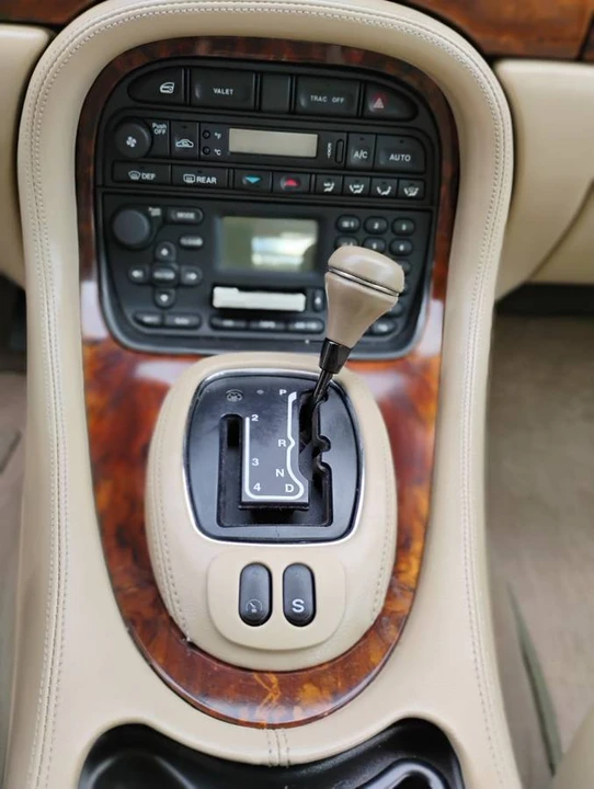 2001 Jaguar X308 XJ - Image 17 of 24