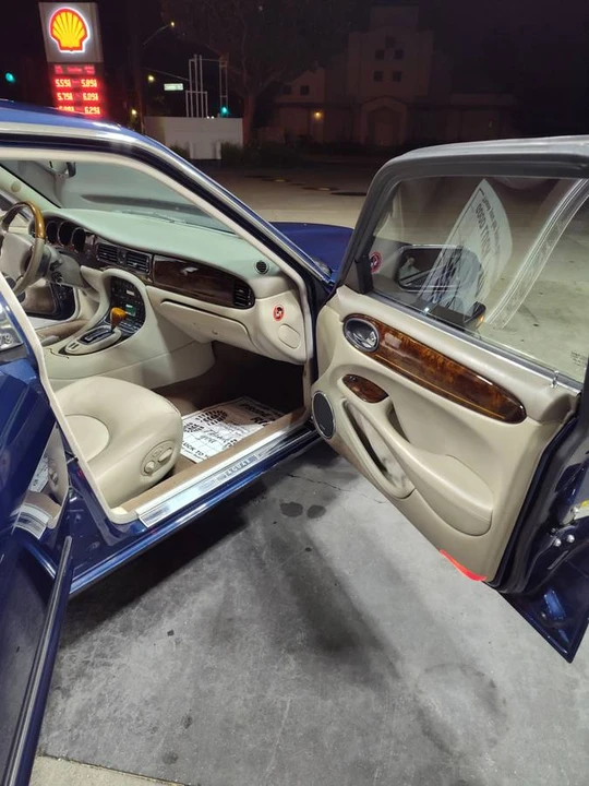 2001 Jaguar X308 XJ - Image 11 of 19