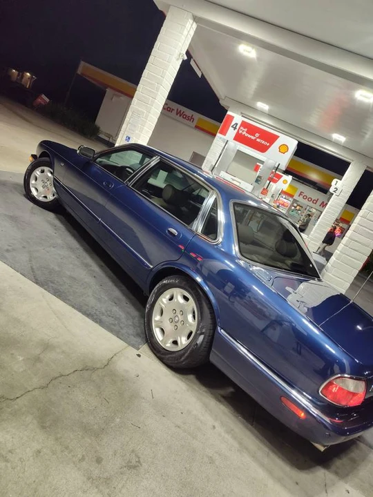 2001 Jaguar X308 XJ - Image 2 of 19