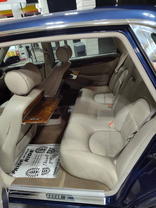 2001 Jaguar X308 XJ - Image 8 of 19