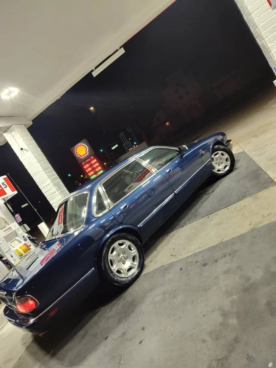 2001 Jaguar X308 XJ - Image 4 of 19