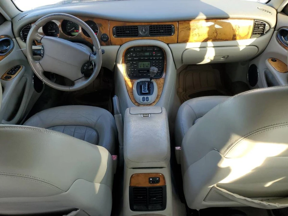 2001 Jaguar X308 XJ - Image 4 of 7