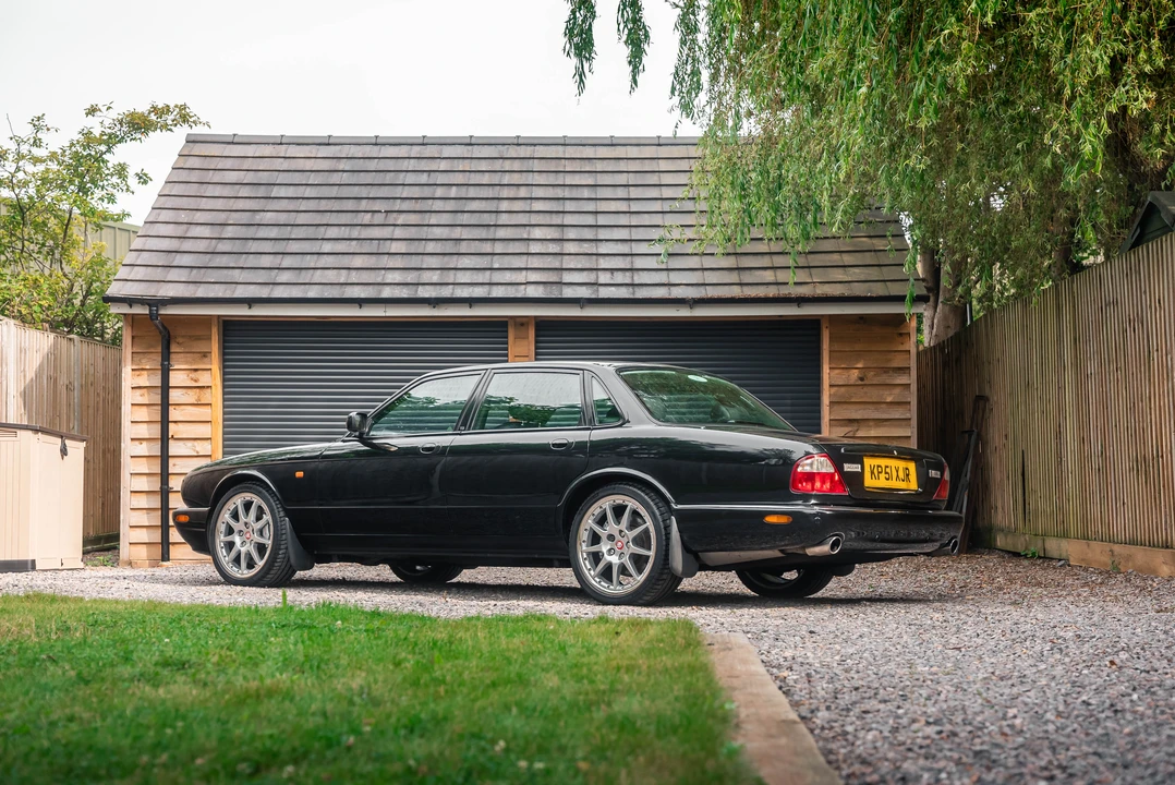2001 Jaguar X308 XJR - Image 17 of 31