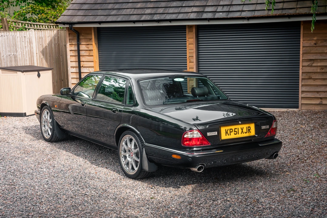 2001 Jaguar X308 XJR - Image 16 of 31