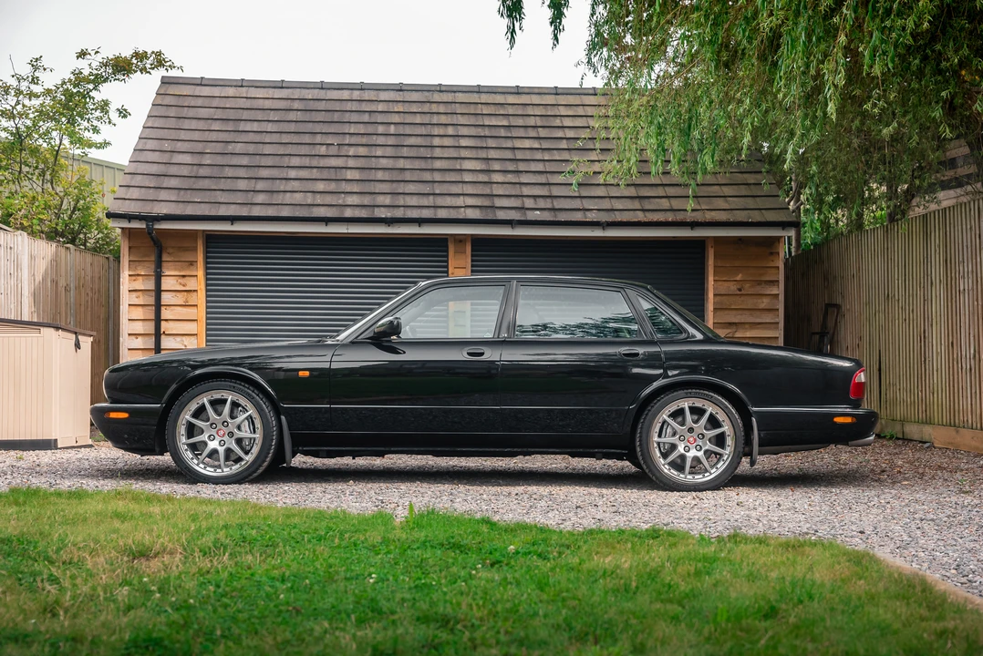 2001 Jaguar X308 XJR - Image 8 of 31