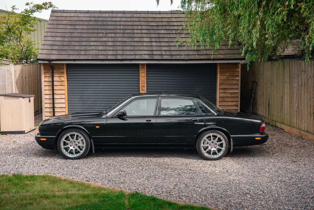 2001 Jaguar X308 XJR - Image 18 of 31