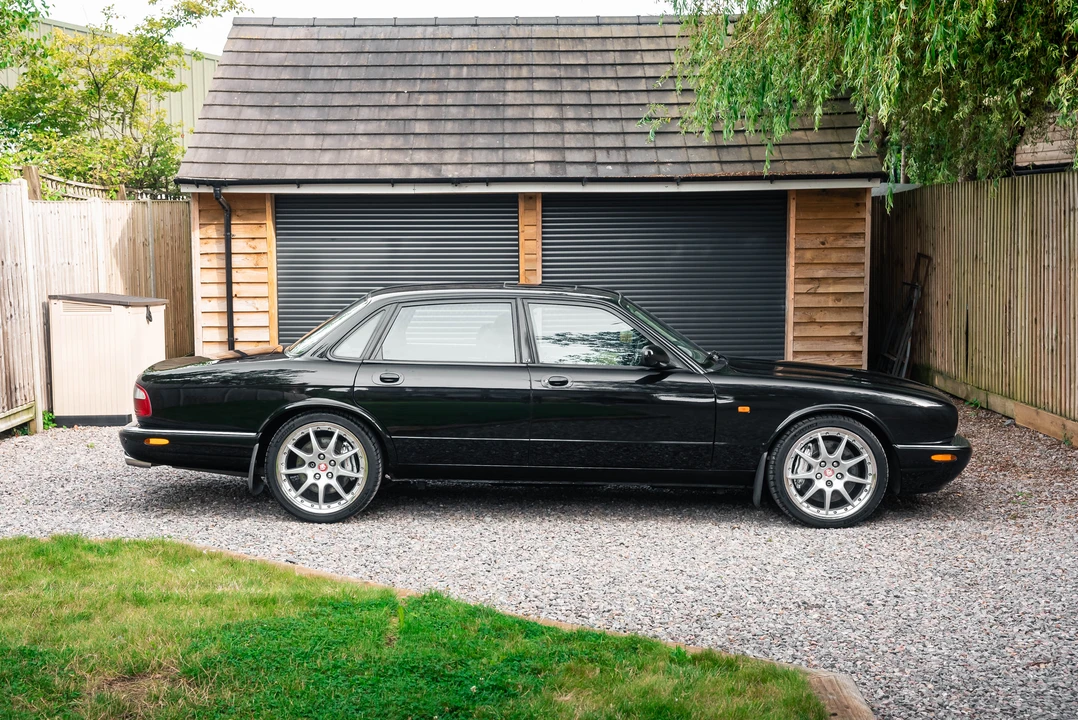 2001 Jaguar X308 XJR - Image 4 of 31