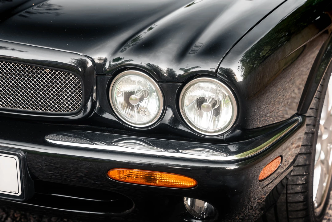 2001 Jaguar X308 XJR - Image 28 of 31