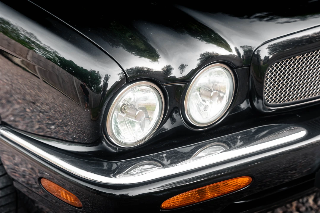 2001 Jaguar X308 XJR - Image 29 of 31