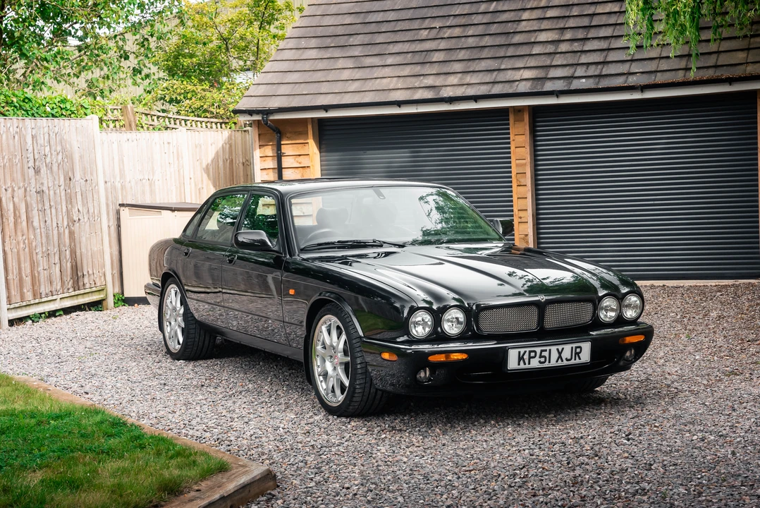 2001 Jaguar X308 XJR - Image 11 of 31