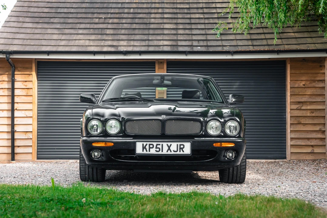 2001 Jaguar X308 XJR - Image 2 of 31