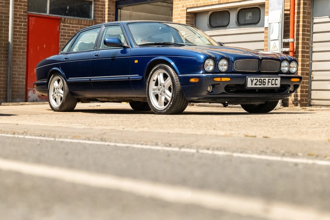 2000 Jaguar X308 XJR - Image 2 of 30