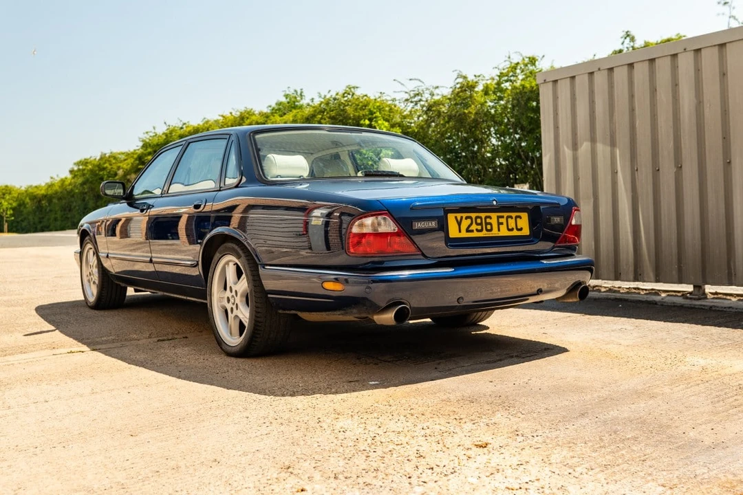 2000 Jaguar X308 XJR - Image 19 of 30