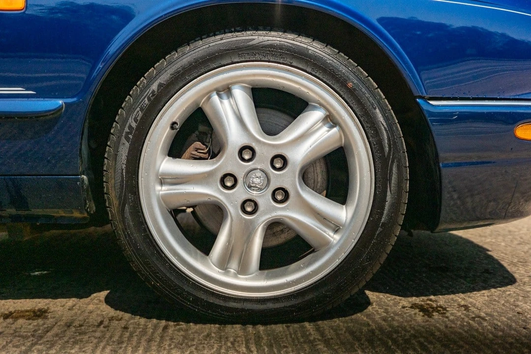 2000 Jaguar X308 XJR - Image 27 of 30