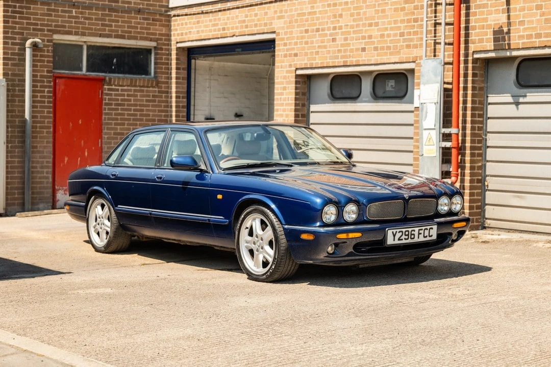 2000 Jaguar X308 XJR - Image 3 of 30