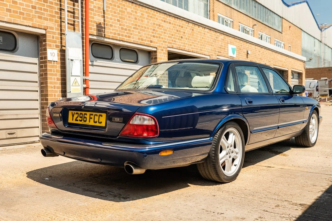 2000 Jaguar X308 XJR - Image 23 of 30