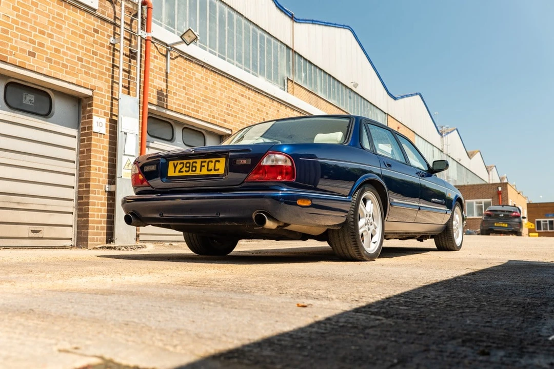 2000 Jaguar X308 XJR - Image 7 of 30