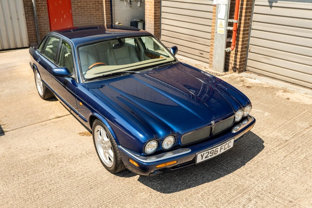 2000 Jaguar X308 XJR - Image 8 of 30