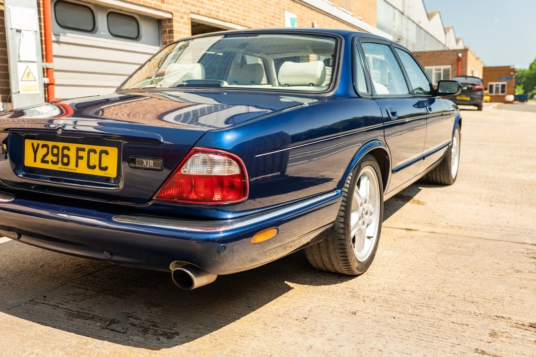 2000 Jaguar X308 XJR - Image 22 of 30