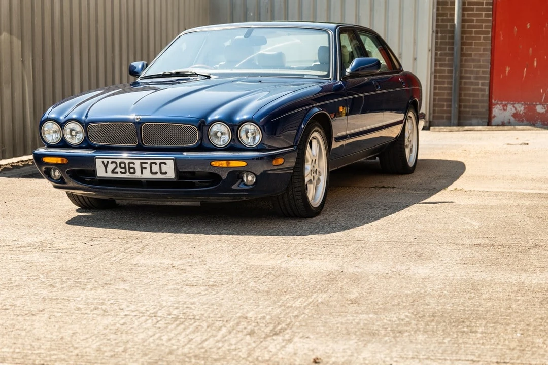 2000 Jaguar X308 XJR - Image 4 of 30