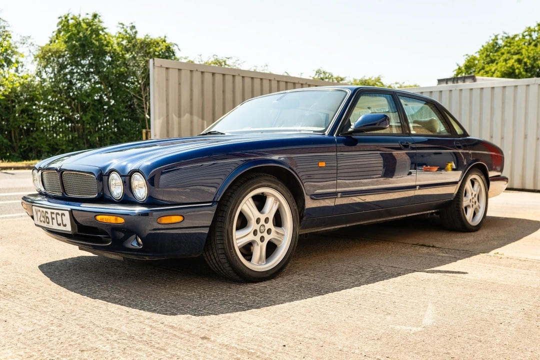 2000 Jaguar X308 XJR - Image 18 of 30