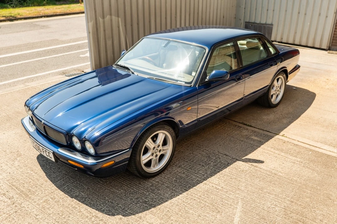 2000 Jaguar X308 XJR - Image 17 of 30