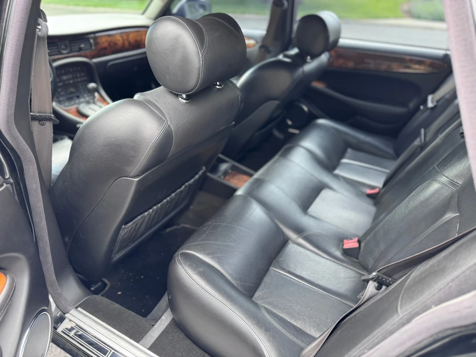 2001 Jaguar X308 XJR - Image 11 of 20