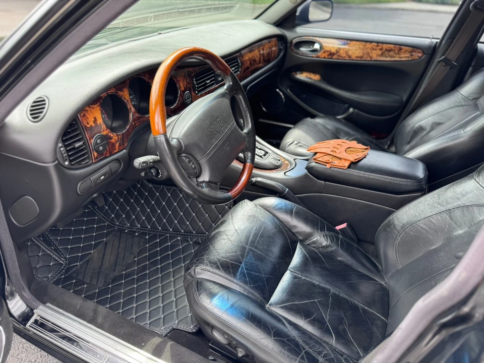 2001 Jaguar X308 XJR - Image 13 of 20