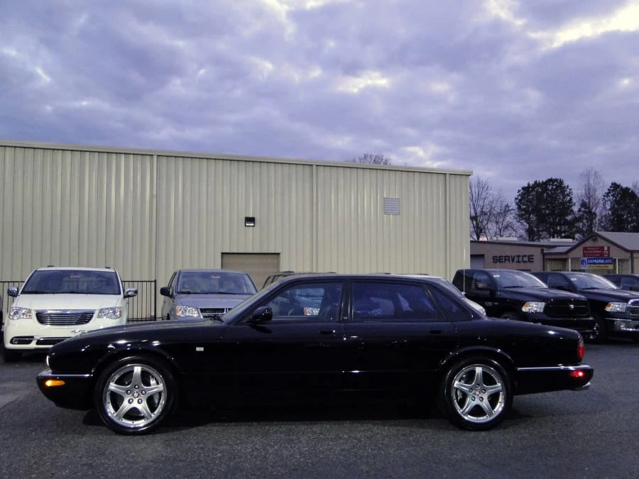 2001 Jaguar X308 XJR - Image 2 of 5