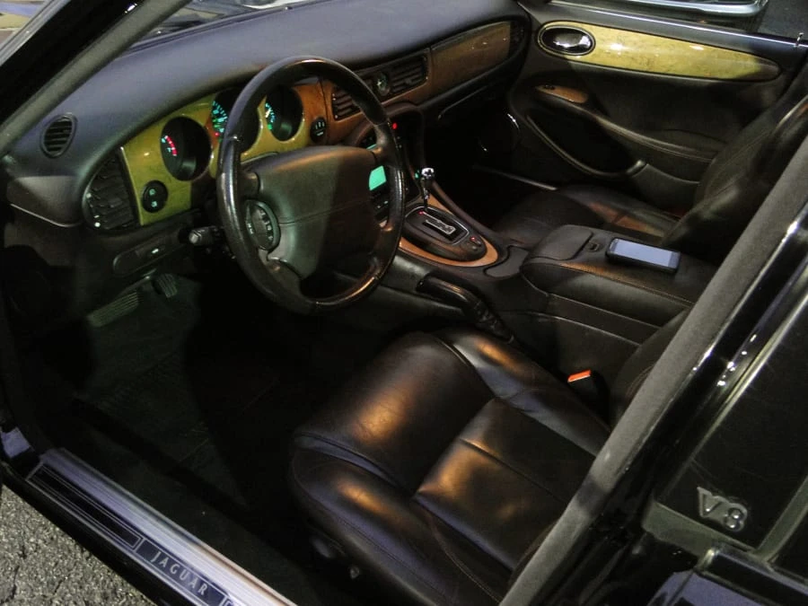 2001 Jaguar X308 XJR - Image 4 of 5