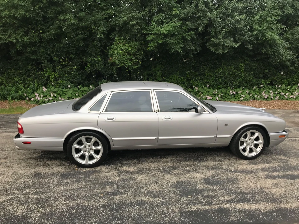 2001 Jaguar X308 XJR - Image 4 of 23