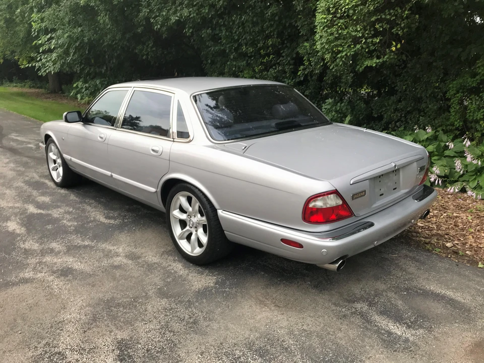 2001 Jaguar X308 XJR - Image 3 of 23
