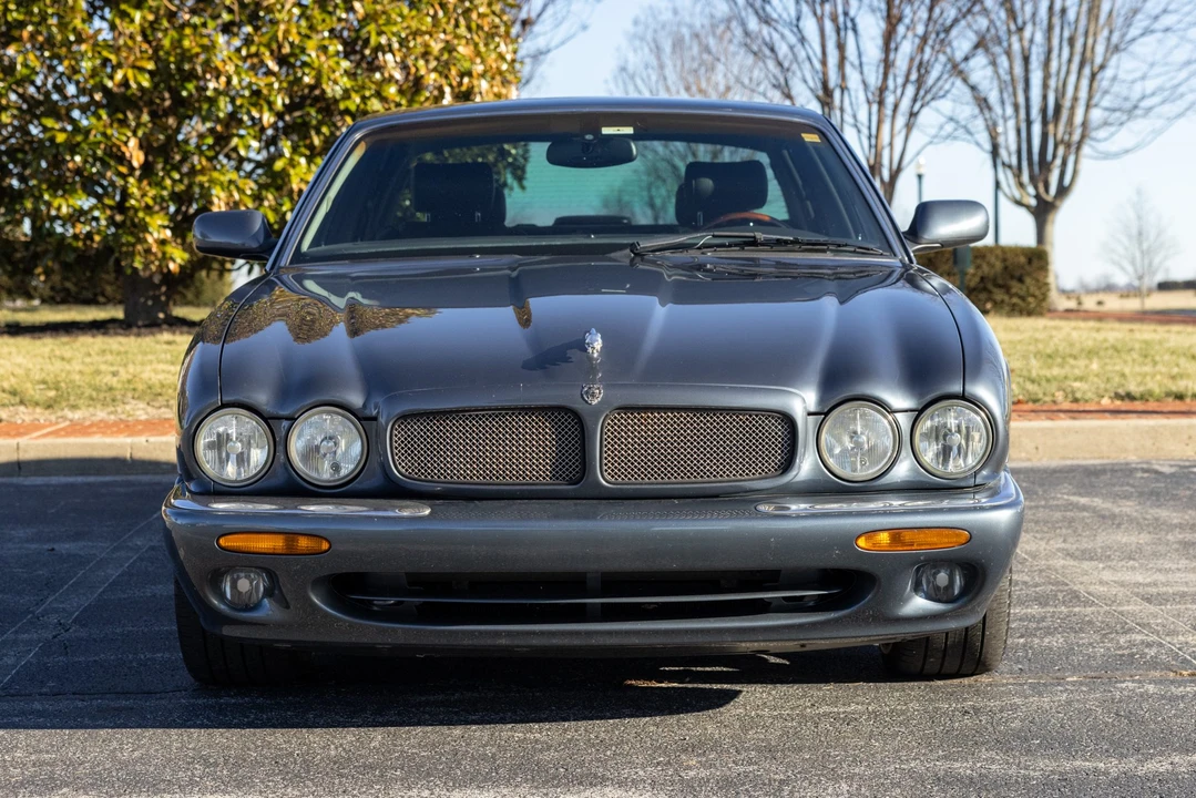 2001 Jaguar X308 XJR - Image 2 of 31