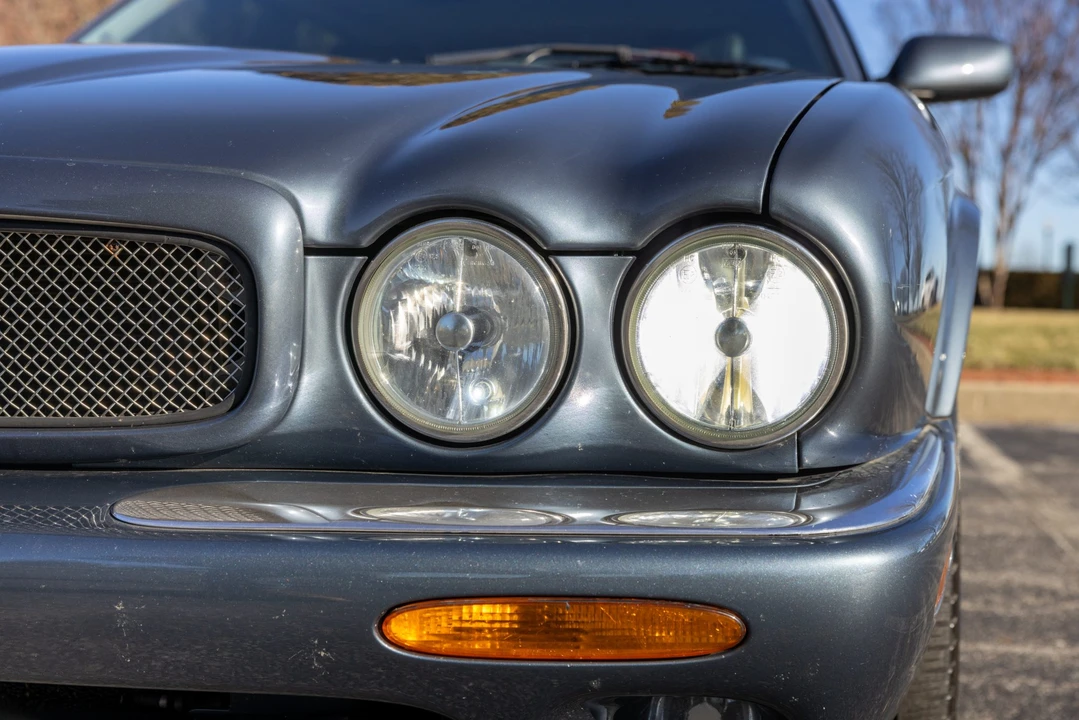 2001 Jaguar X308 XJR - Image 24 of 31