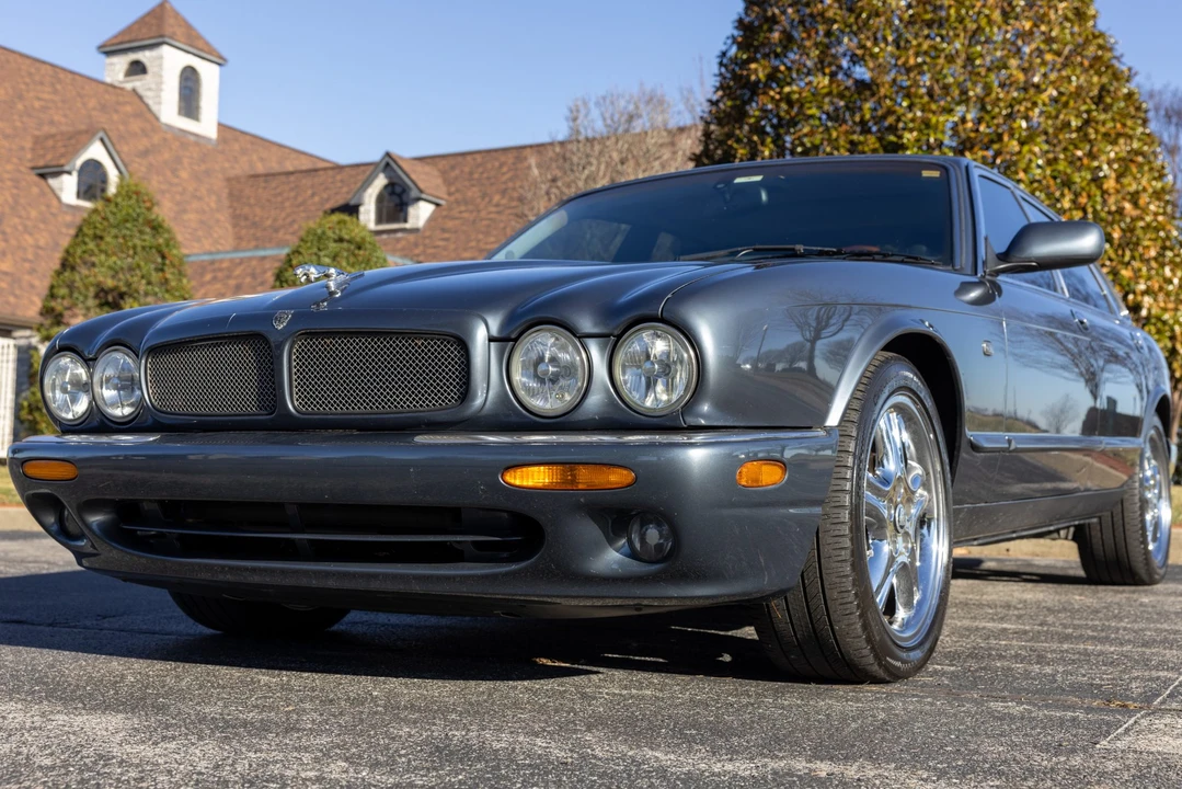 2001 Jaguar X308 XJR - Image 9 of 31